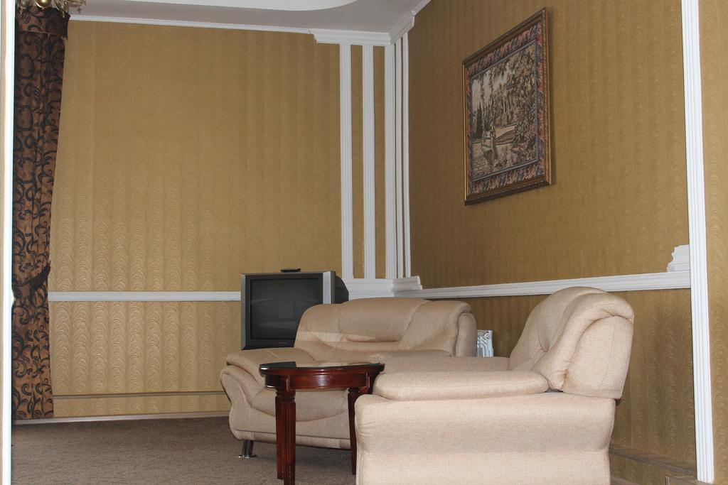 Hotel Edem Karagandy Δωμάτιο φωτογραφία